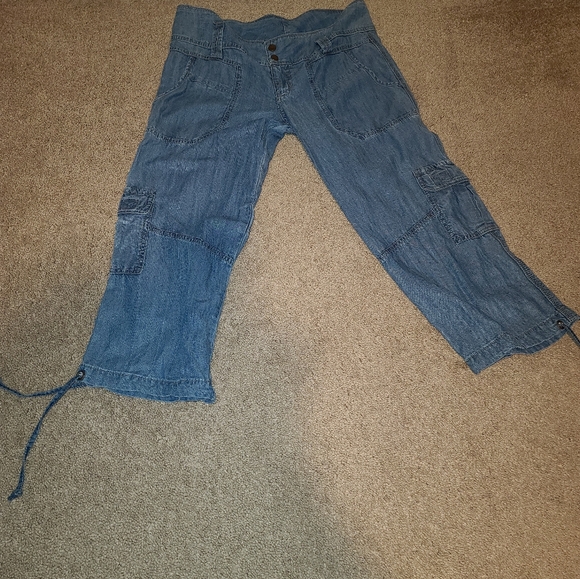 Size 6 Boston Proper denim capris - Picture 4 of 6
